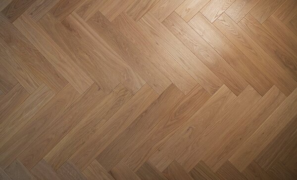 Kladba dřevěné podlahy Herringbone z kolekce Heritage