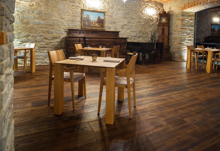 Interiér restaurace projektu Kaštiel Kubínyi z kolekce Hazel