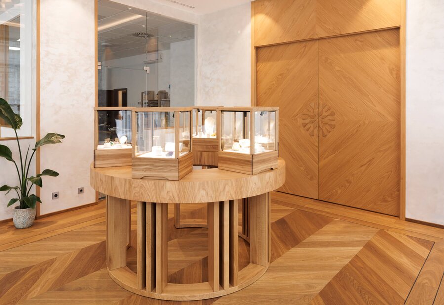 Showroom Korbička šperky s dřevěnou podlahou Honey
